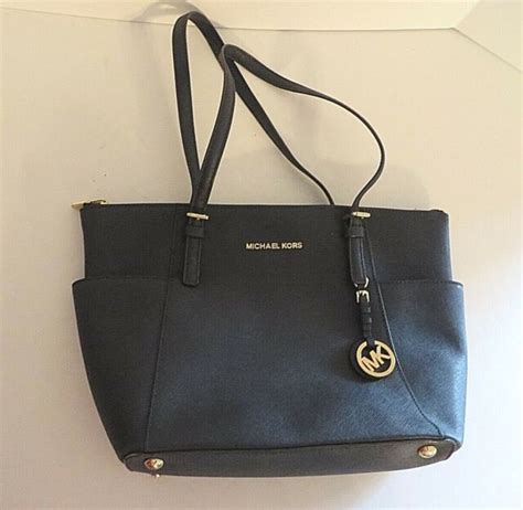 av-1407 michael kors black